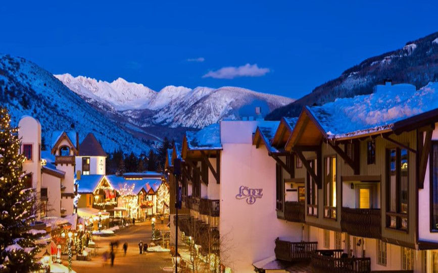 Ren Ecosystem. Top 10 Best Christmas Towns in America