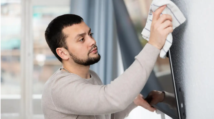 Picture of The Best Way to Clean Your TV Without Damaging It